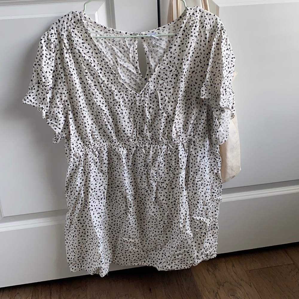 white flowy top! perfect for summer!